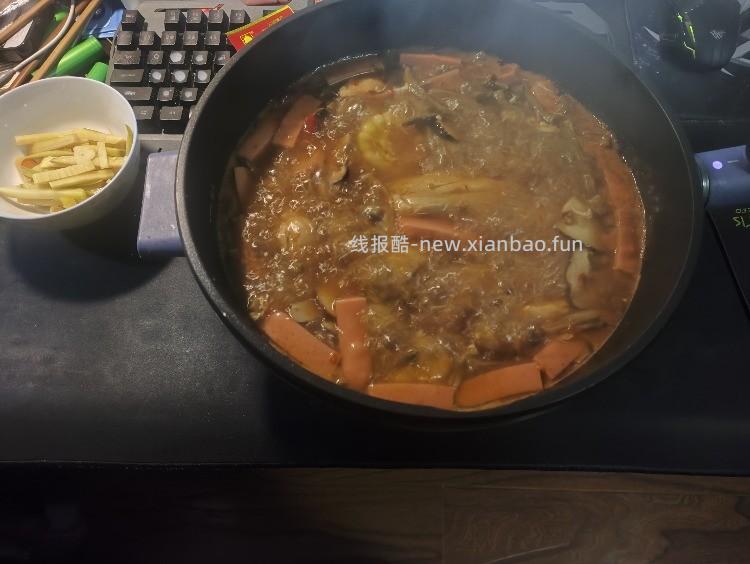 早餐煮个面吃，加点蔬菜炖一下 - 线报酷