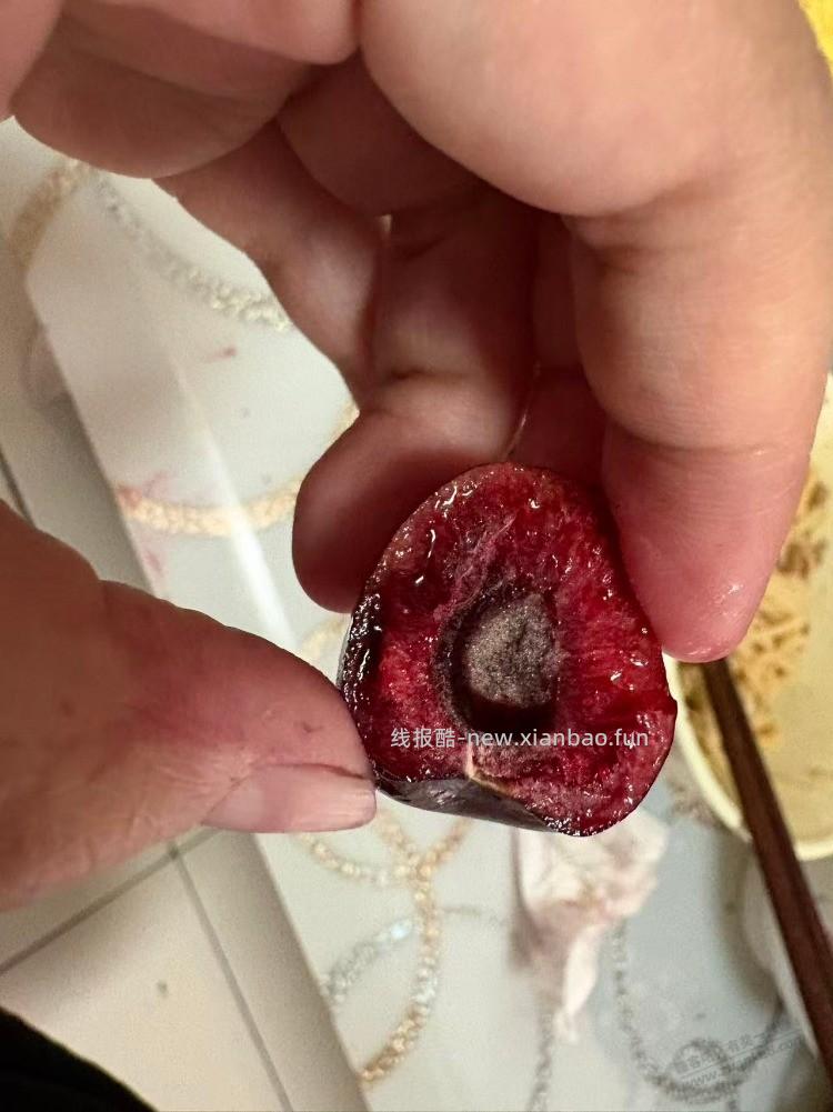 3j车厘子掰开，里面有层白霜，是发霉还是熟透了离核，唉都给孩子吃了，今天才发现 - 线报酷