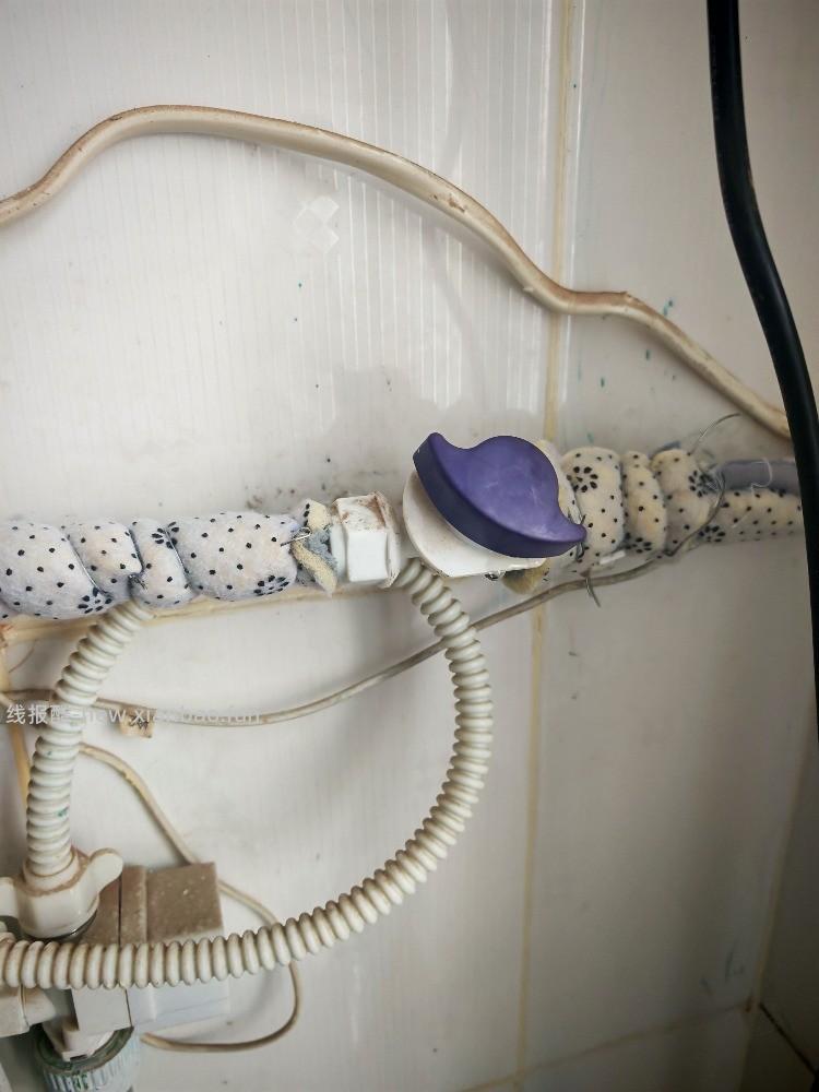 兄弟们，这种管子是什么材质的？狗日的维修 - 线报酷