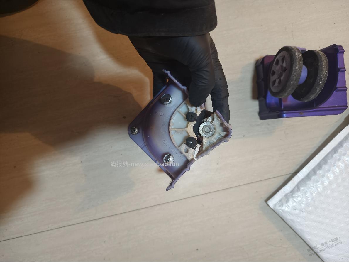 行李箱轮子裂了咋整 - 线报酷