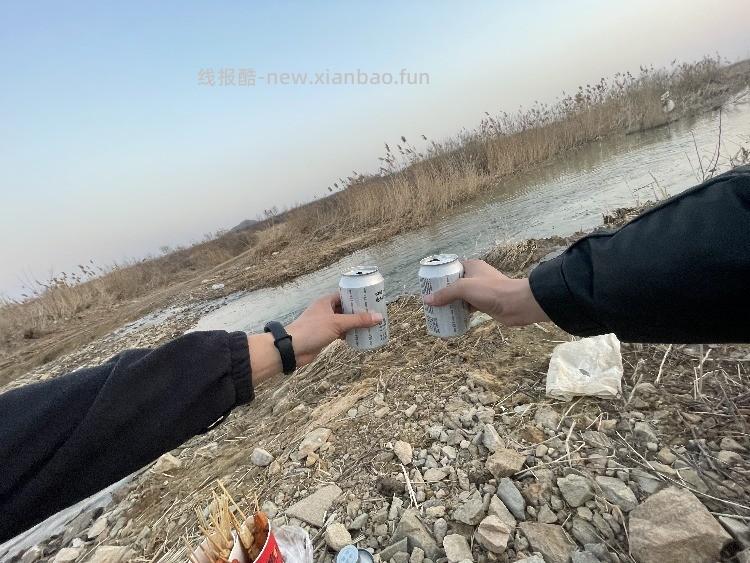 十几年的哥们，村口河边一蹲就能喝起来 - 线报酷