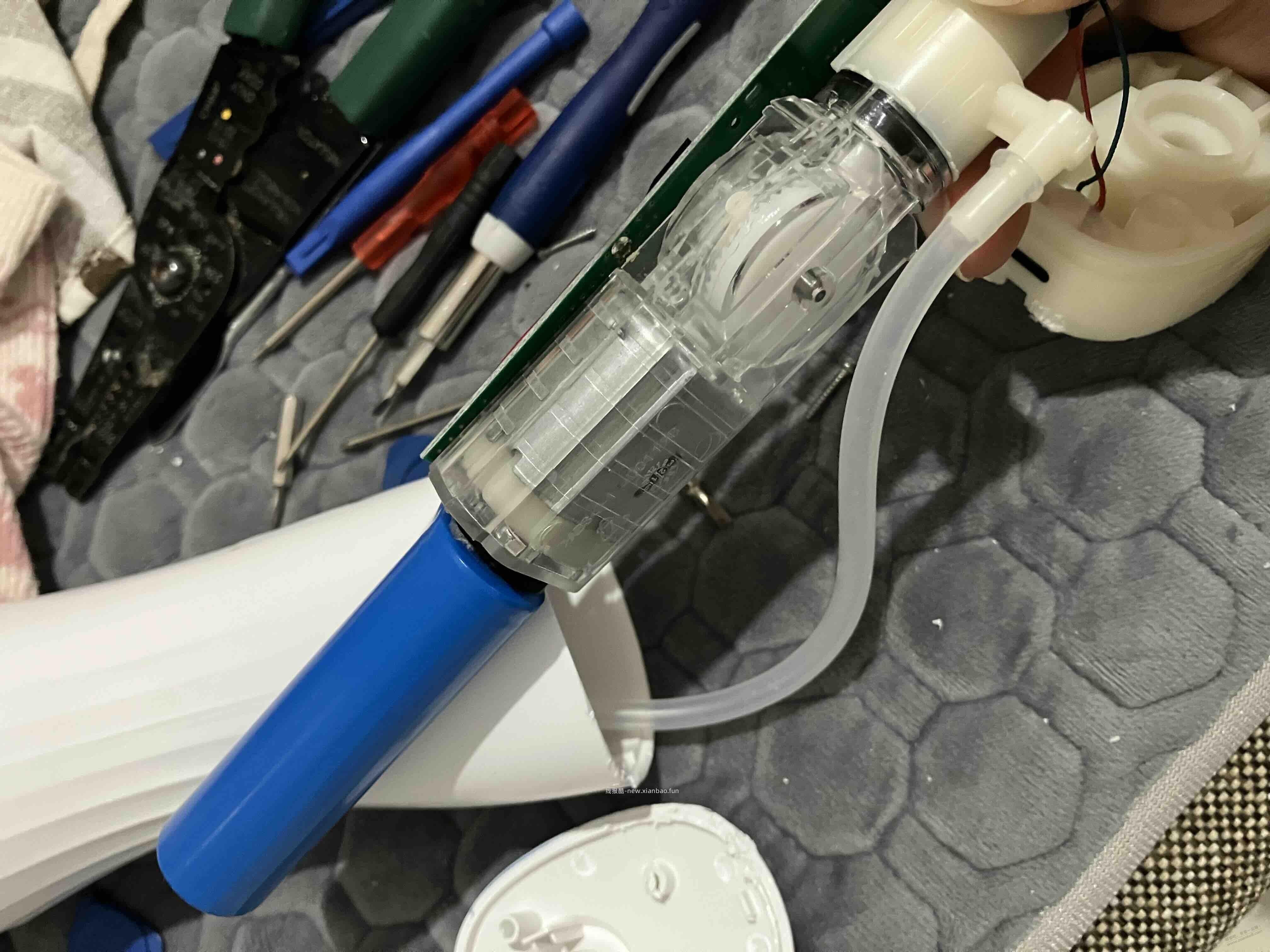 拆了个杂牌冲牙器 - 线报酷