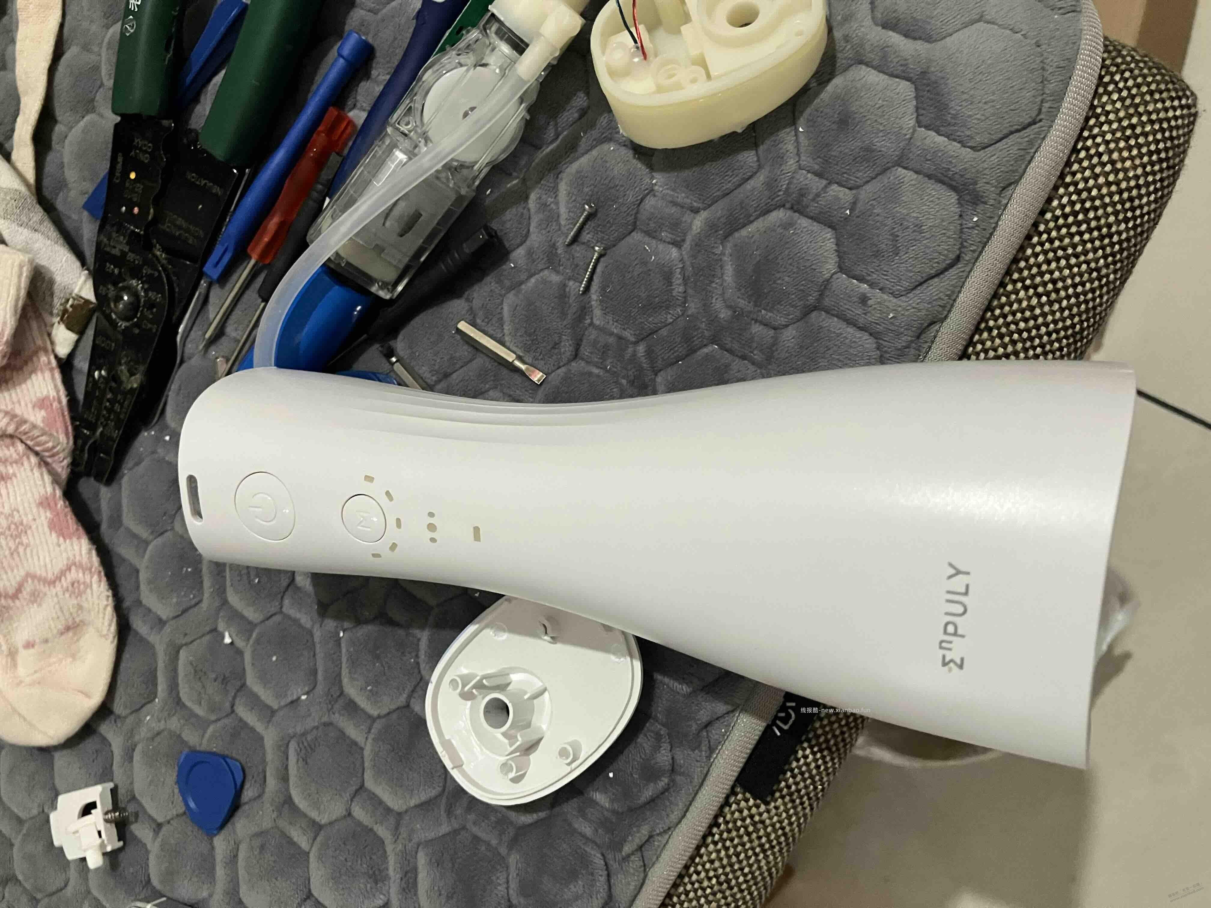 拆了个杂牌冲牙器 - 线报酷