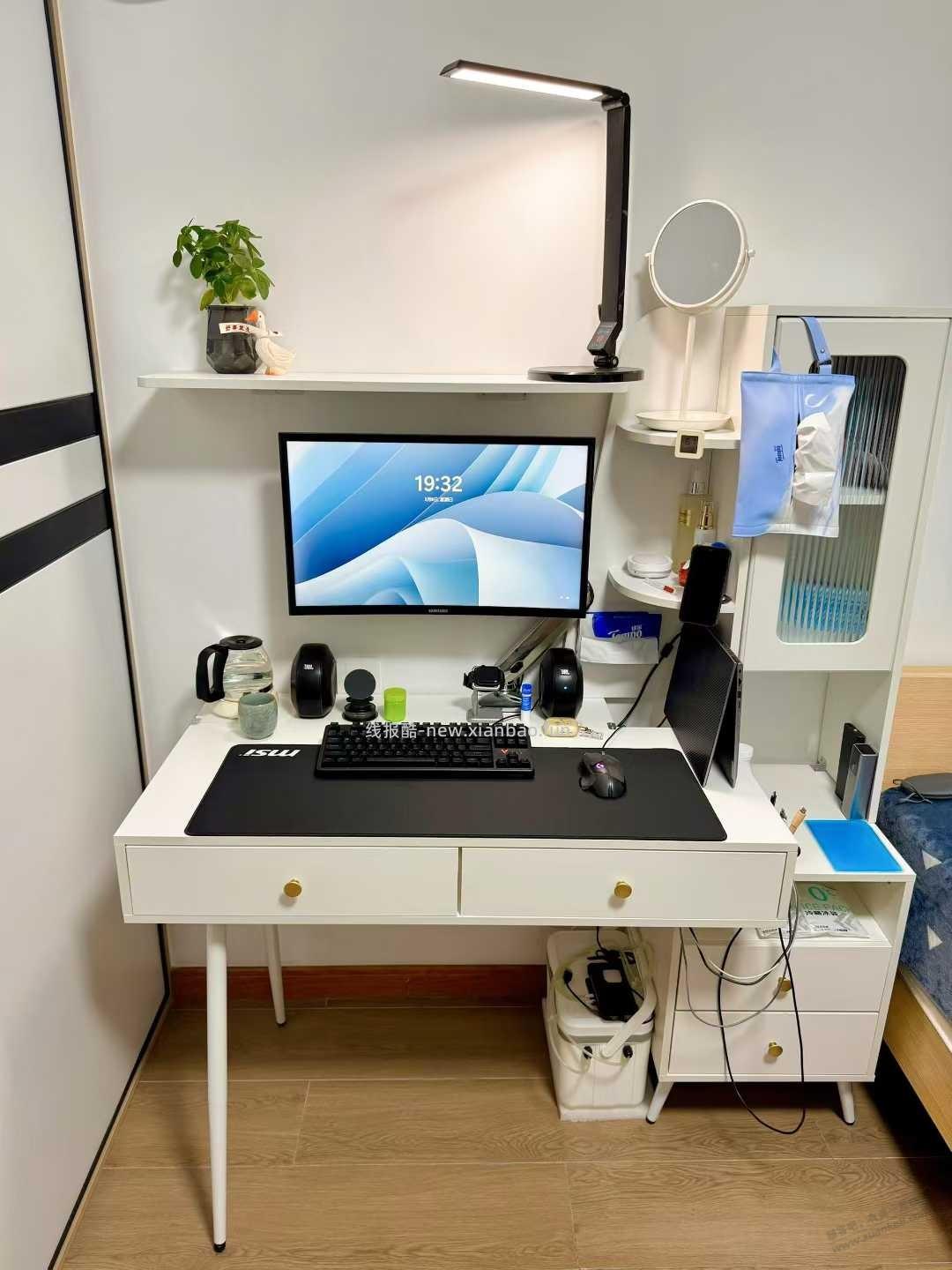 在家真是除了睡觉洗簌都在电脑前 - 线报酷