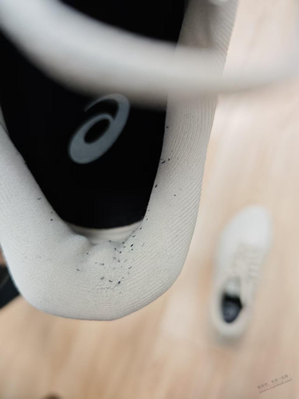 跑鞋这样正常嘛 - 线报酷