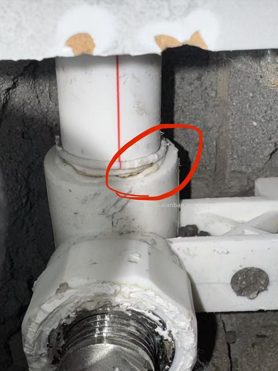 困扰了几个月的漏水，今天终于来砸墙了 - 线报酷