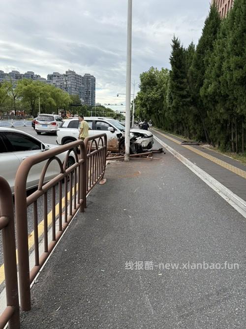 下班路上看到的惨烈车祸 - 清风线报