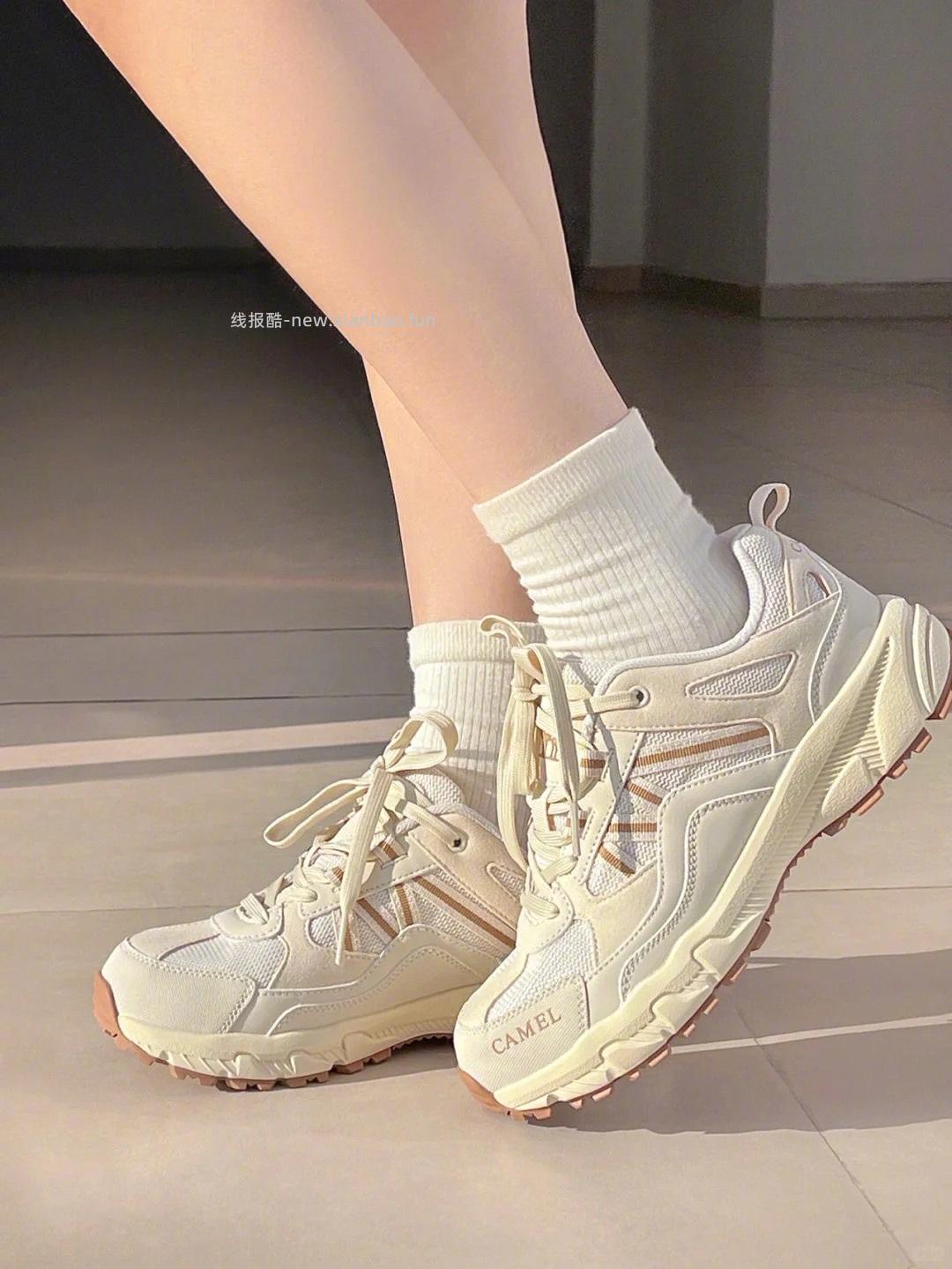 骆驼这双奶昔白登山鞋 有木有看上的 - 线报酷