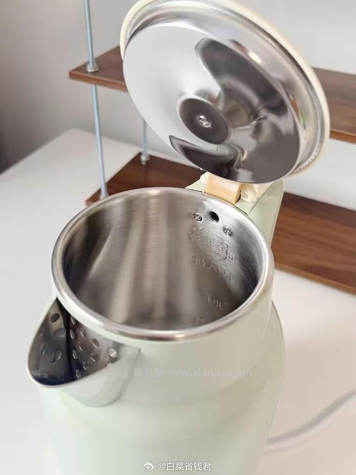 小熊 烧水壶电热水壶1.5L 304、316不锈钢内胆，1500W大功率，两段阻尼式开盖 - 线报酷