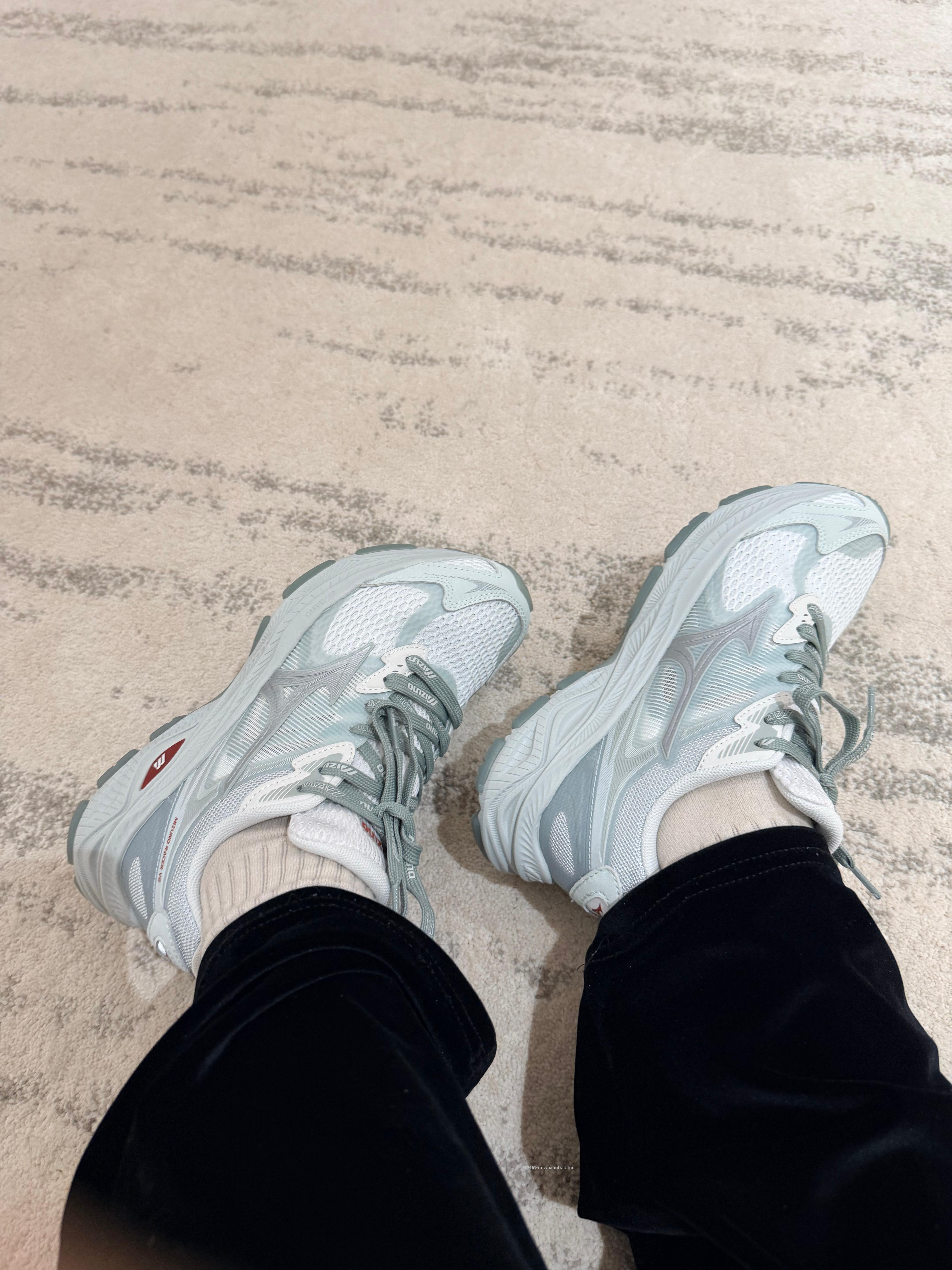 美津浓 晒单 吃馕 吃馕 吃馕 今天有活动 礼金到24点 舒服 好穿 划算 哈哈 - 线报酷