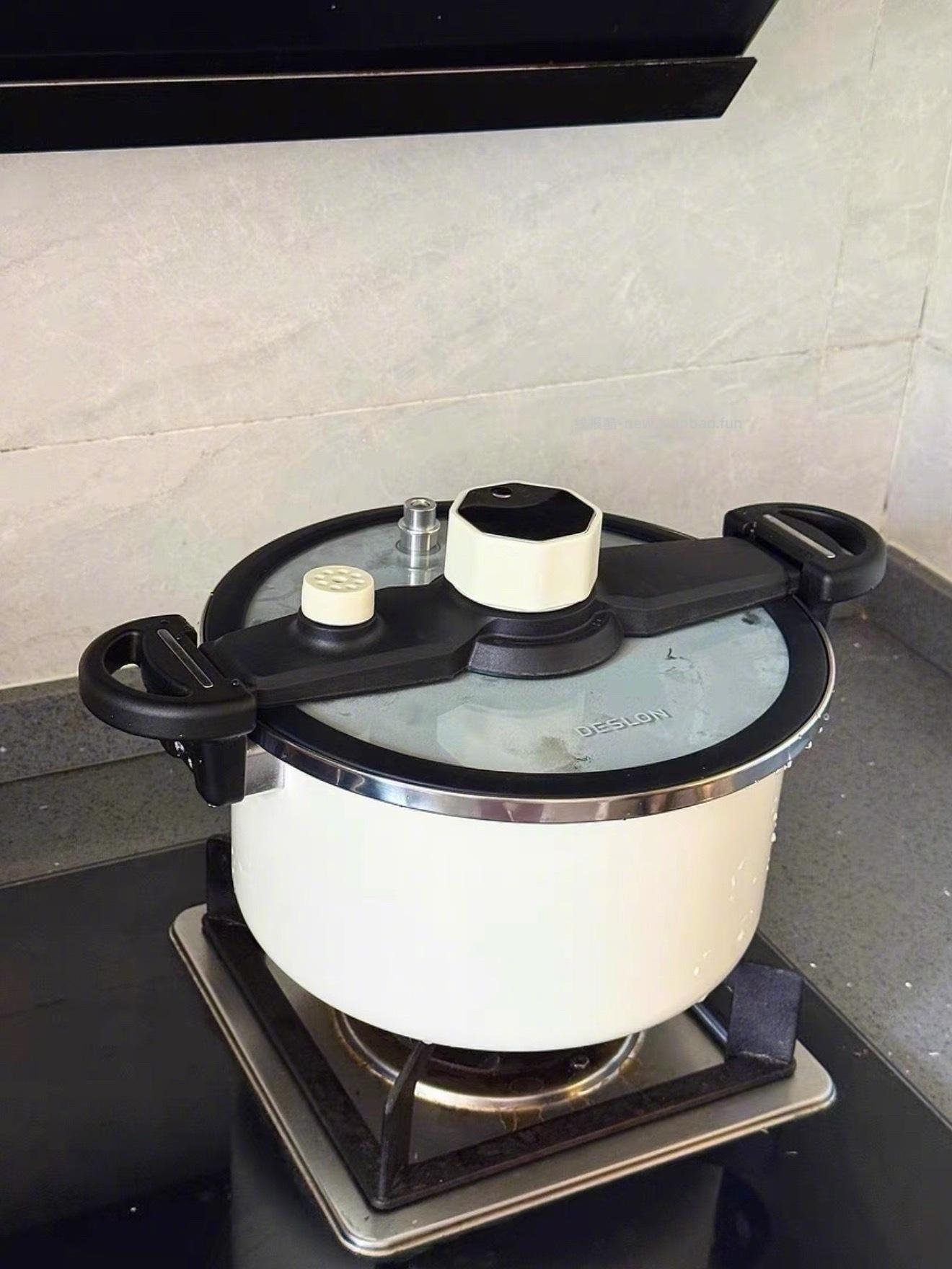 同款在售400多 辛德瑞拉小卖部:首页还有需要买炖锅的妹宝吗❓ - 线报酷