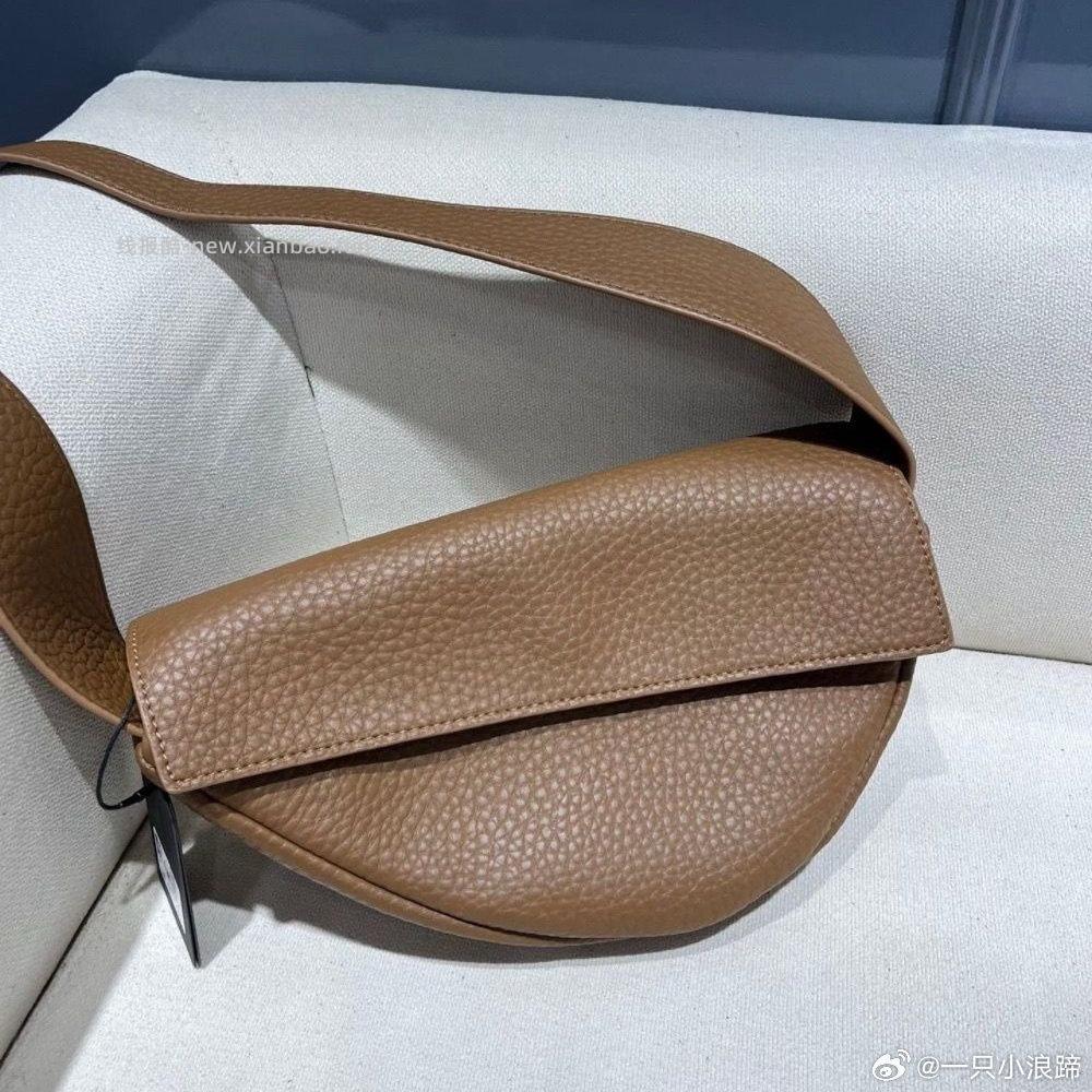 目测是跟姐妹今天逛街买的同款 笑cry pdd 多 实体2倍多价格买的 炒鸡百搭 - 线报酷