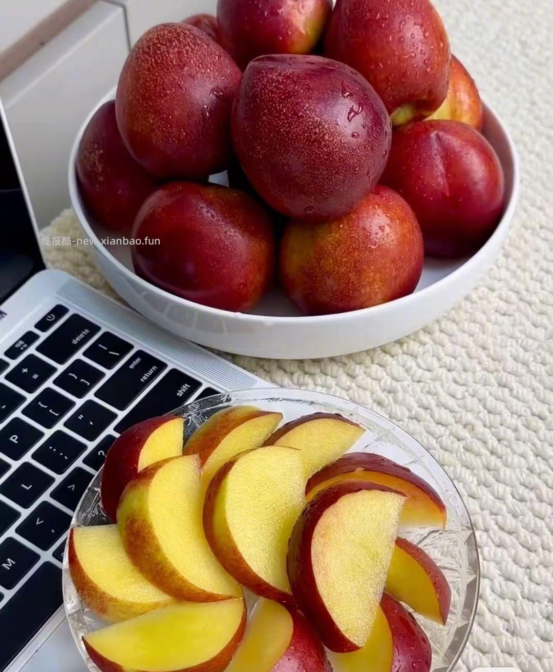 头茬桃树光照好 水份充足 低热量高纤维的选手 果香浓郁 一口软糯多汁 先炫一波了 - 线报酷