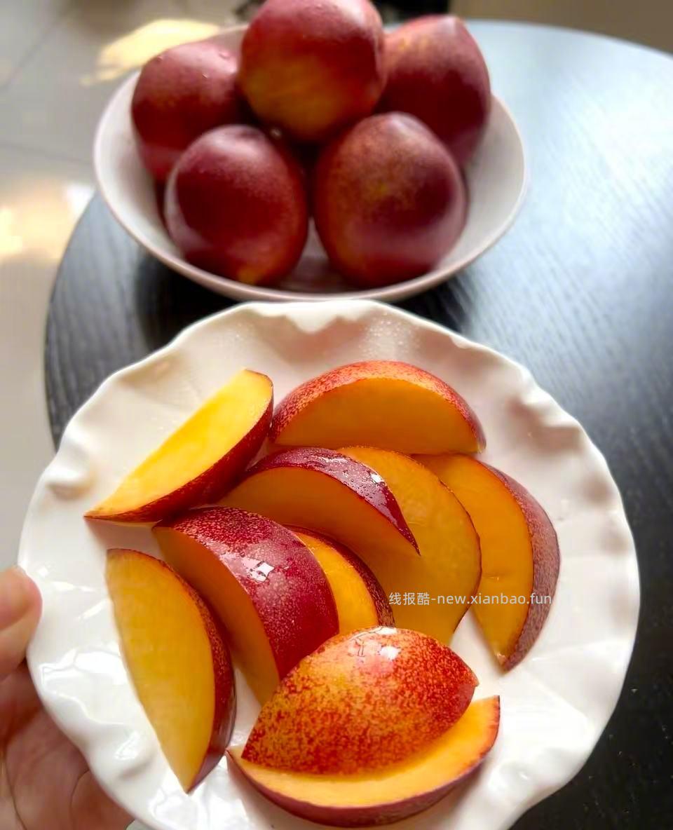 头茬桃树光照好 水份充足 低热量高纤维的选手 果香浓郁 一口软糯多汁 先炫一波了 - 线报酷