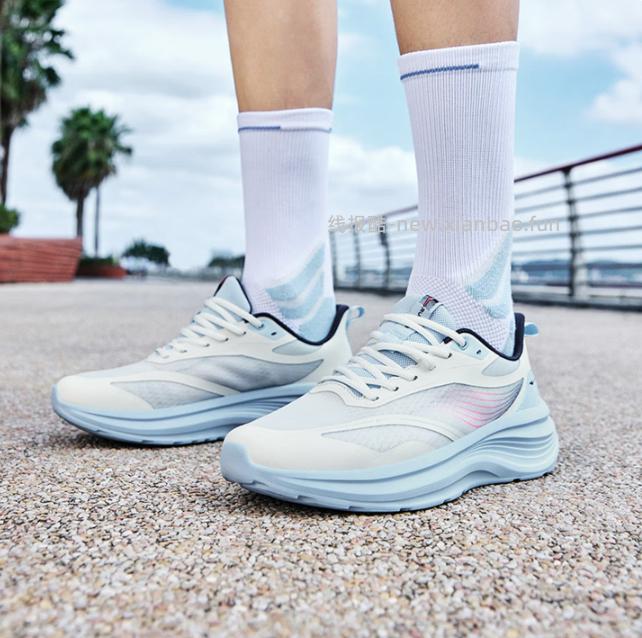 鸿星尔克网面透气耐磨男士跑鞋 88.99元，鸿星尔克凌云2减震男士跑鞋 129元 - 线报酷