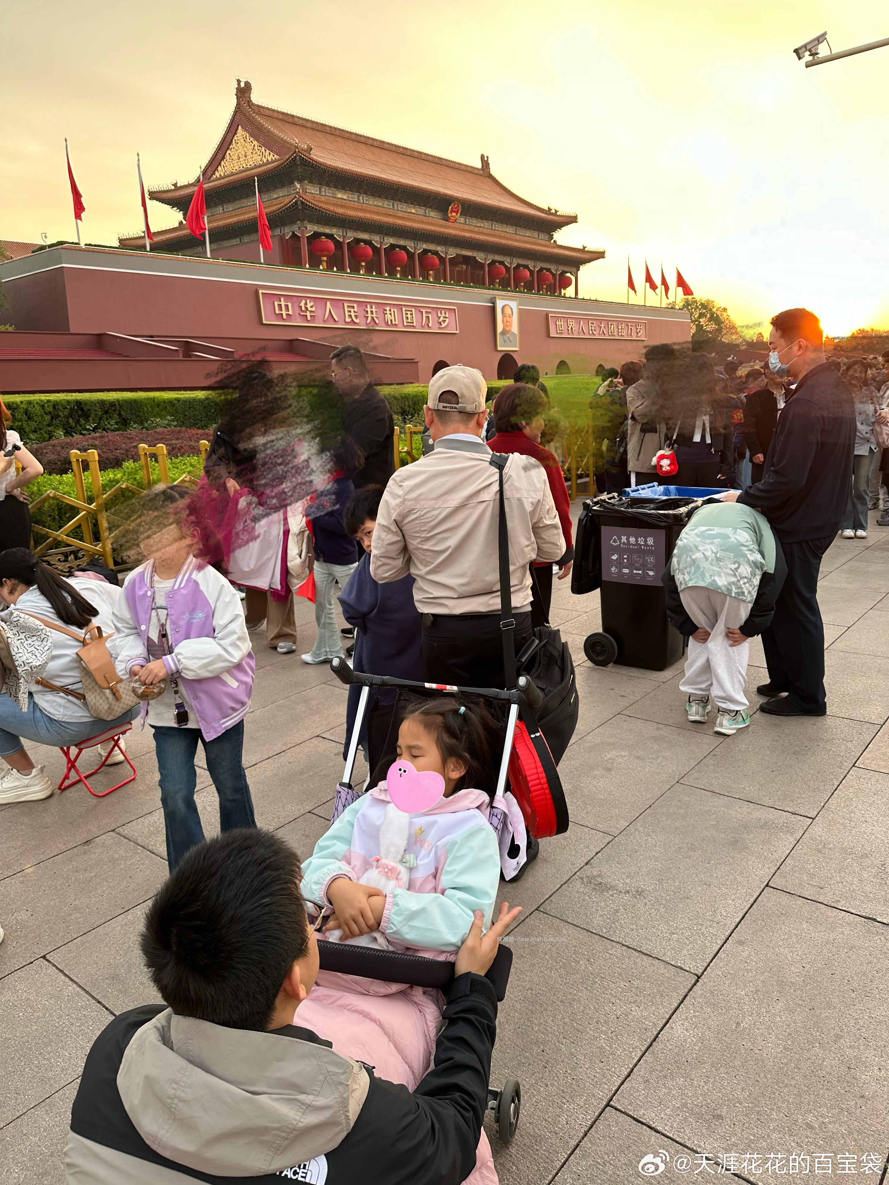 趁热赶紧写点五一旺季佛系带娃看升旗的小tips 1 我们约了1号口 在城楼侧面 - 线报酷