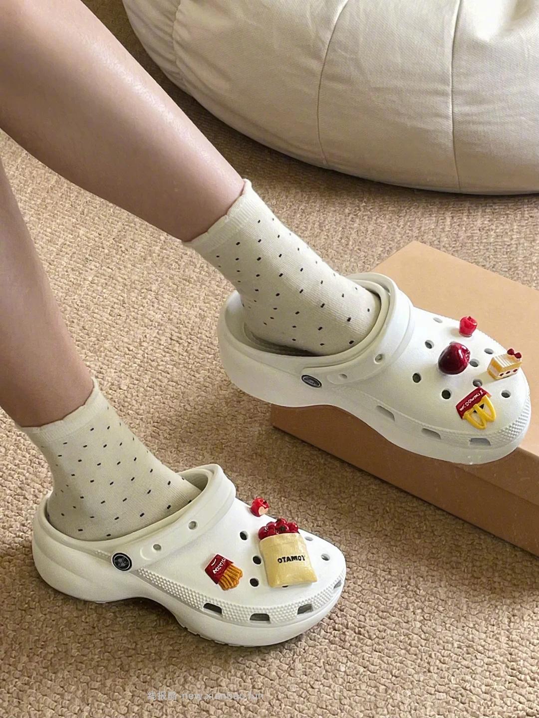 crocs卡骆驰云朵洞洞鞋 327元 - 线报酷