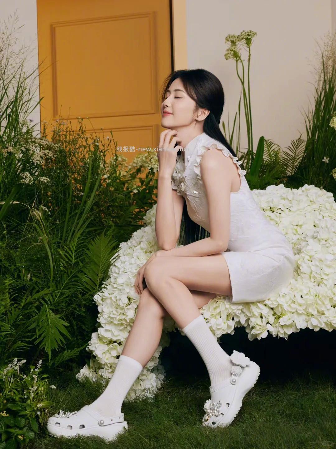 crocs卡骆驰云朵洞洞鞋 327元 - 线报酷