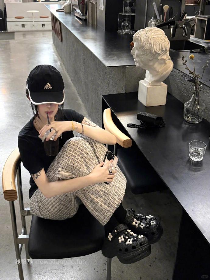 Crocss鲸鱼洞洞鞋 428元 - 线报酷