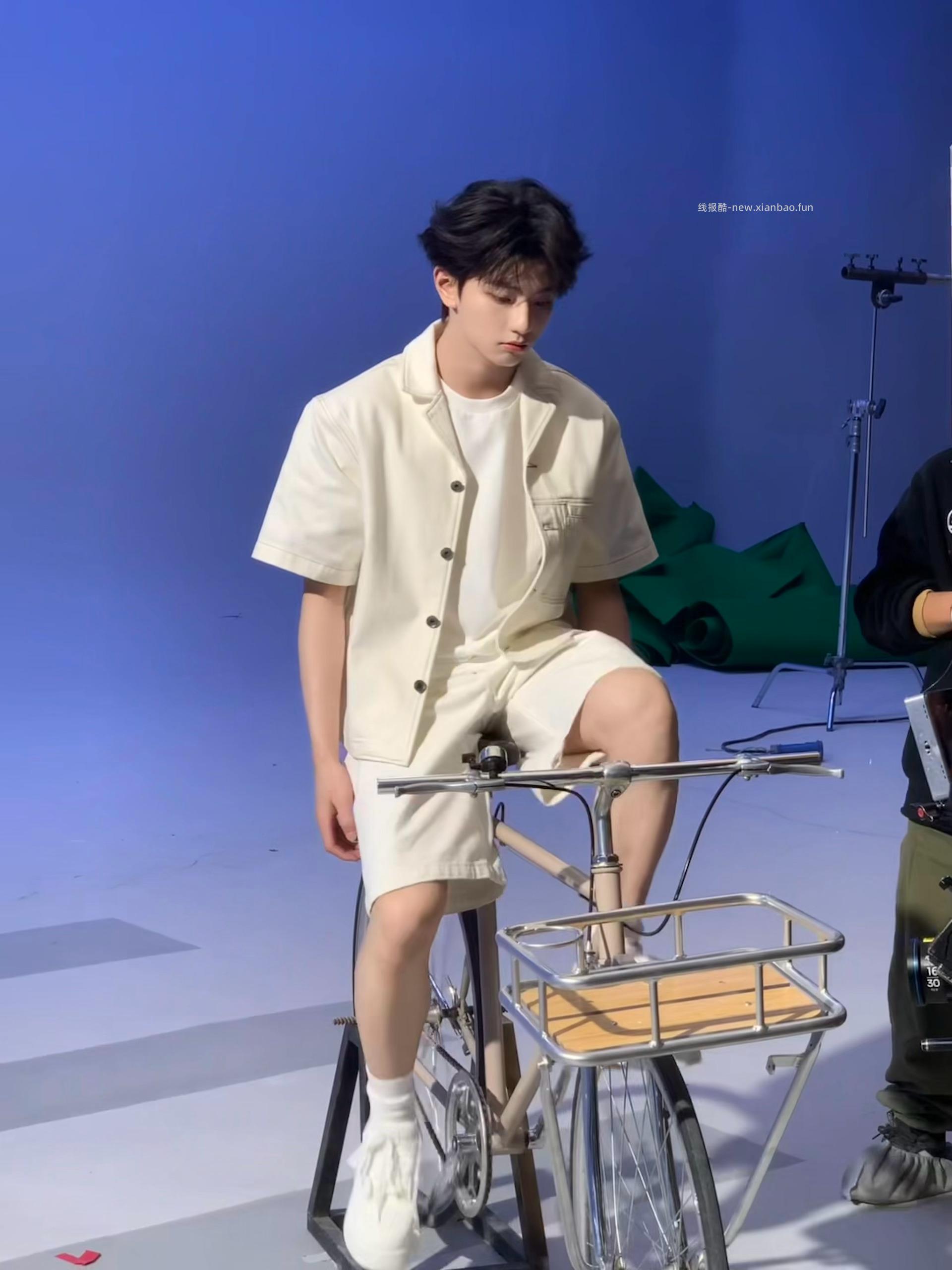 脆脆鲨_Mua:专注科研 守护青春 巴黎欧莱雅 携手青春代言人 - 线报酷