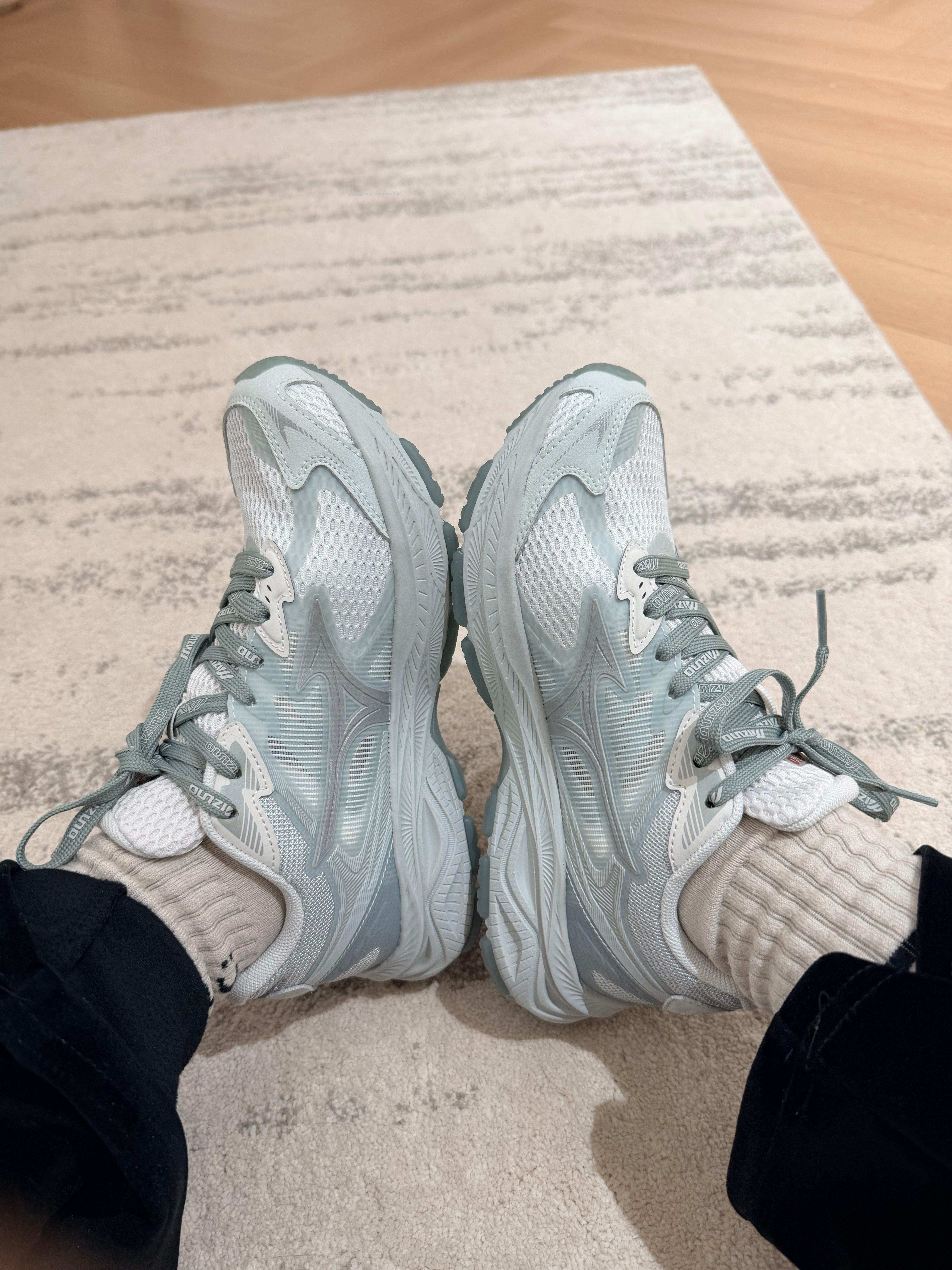 美津浓 晒单 吃馕 吃馕 吃馕 今天有活动 礼金到24点 舒服 好穿 划算 哈哈 - 线报酷