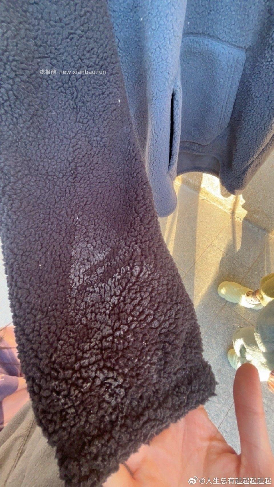 Ｇａｐ买了这件衣服的姐妹注意一下袖子是不是有污渍试穿的没发现洗完发现好大一块污渍 - 线报酷