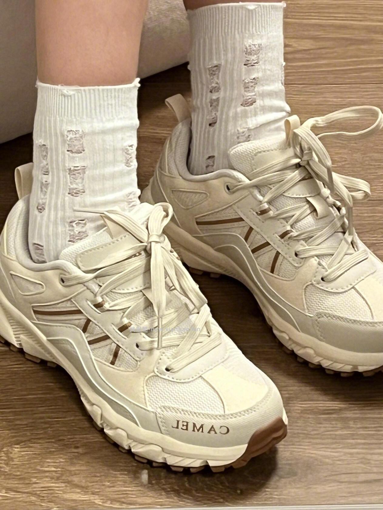 骆驼这双奶昔白登山鞋 有木有看上的 - 线报酷