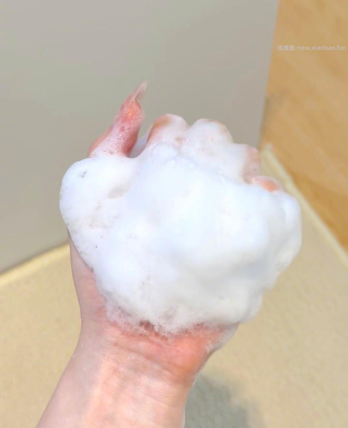 小迷糊洁颜蜜180ml+赠90ml+试用装1.5ml*3片+会员加赠联名贴纸 55元 - 线报酷