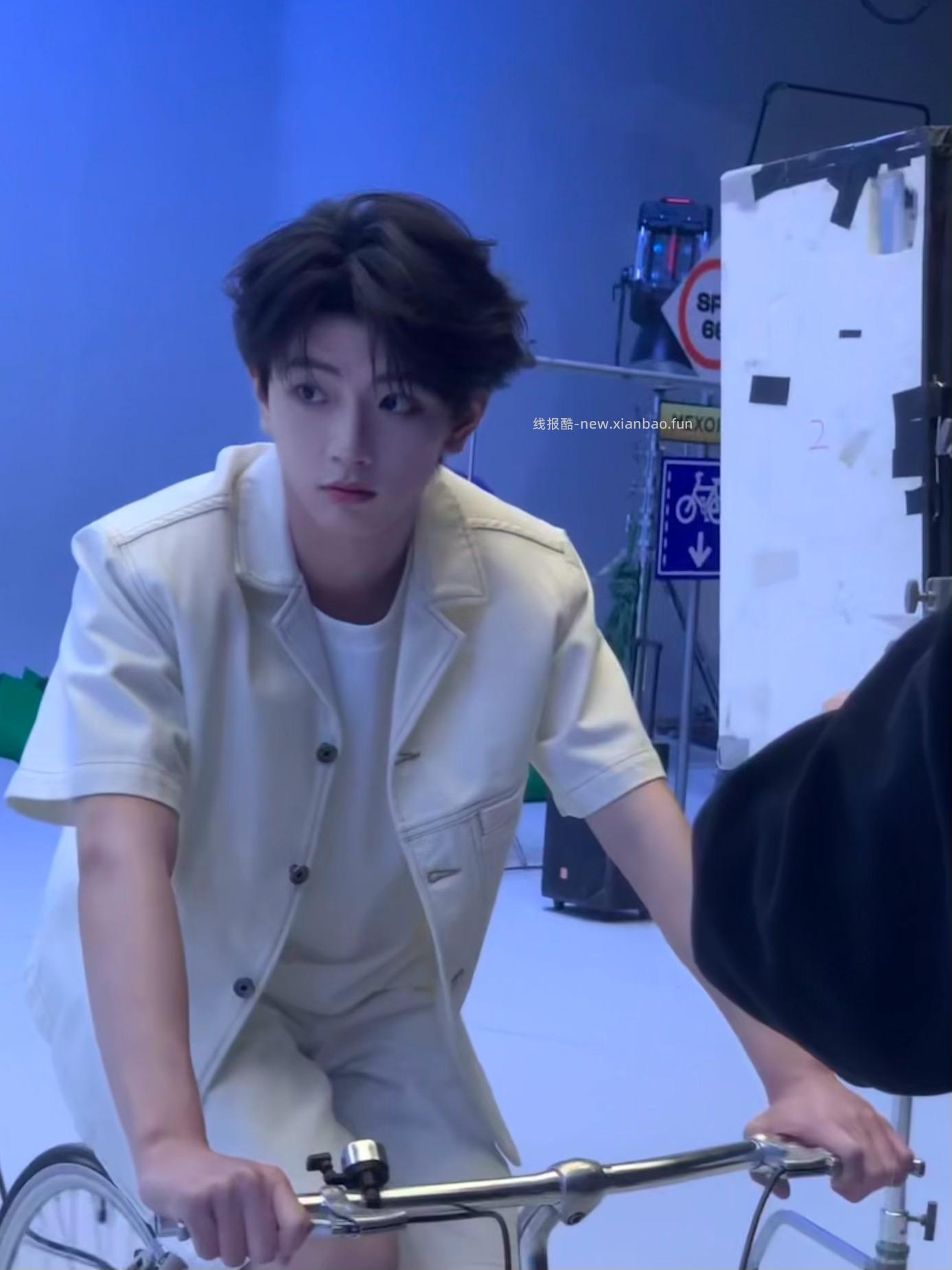 脆脆鲨_Mua:专注科研 守护青春 巴黎欧莱雅 携手青春代言人 - 线报酷