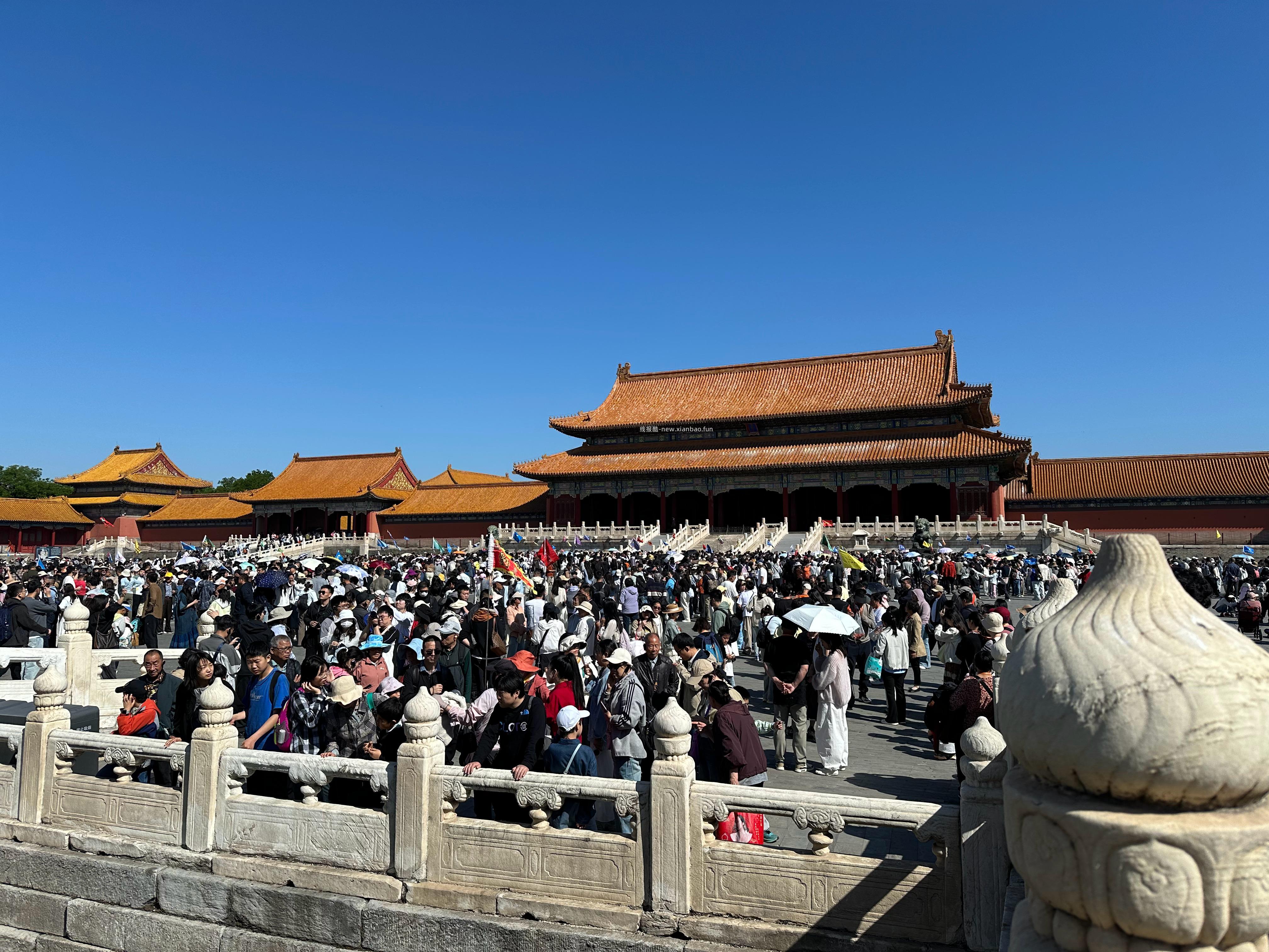 最后还是一日团约上了故宫 太累了 又晒又累 前几天都没这么累 攻略说带小推车 - 线报酷